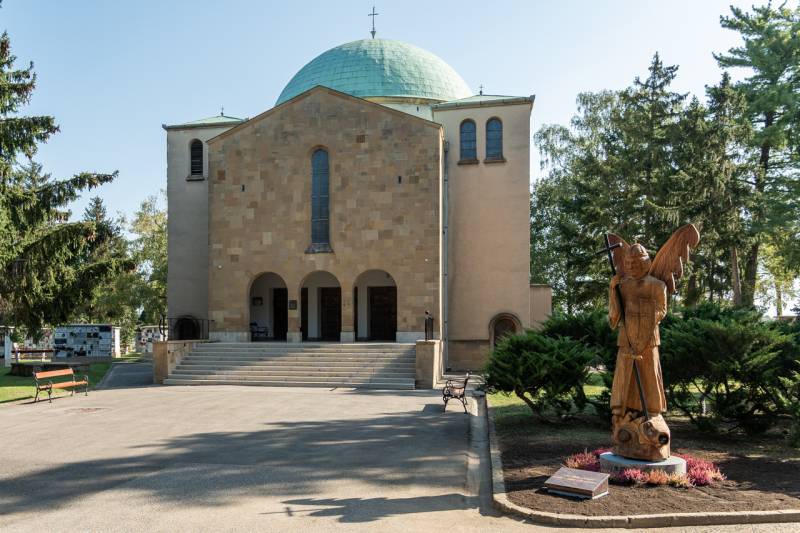 Szent Mihaly szobor_30.jpg